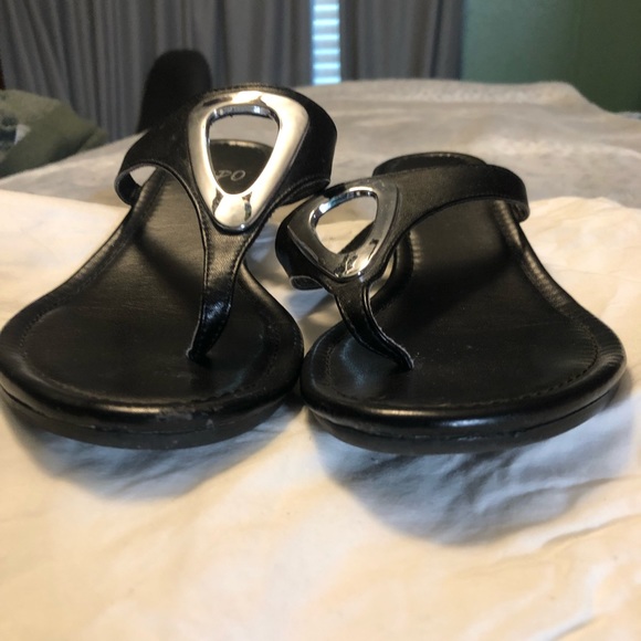 First Pic Copy impo black sandals - Picture 10 of 11